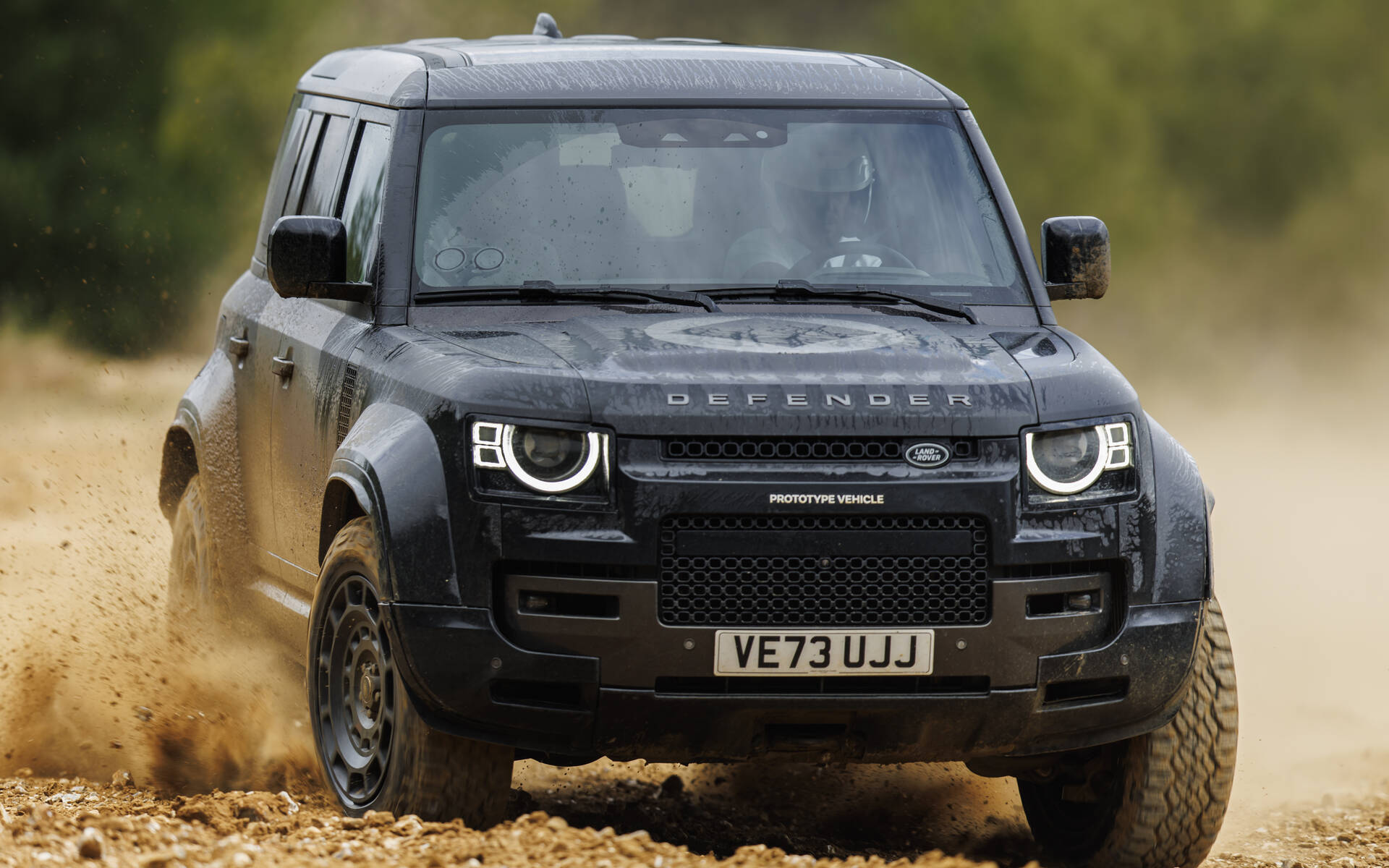 <p>JLR Defender OCTA</p>