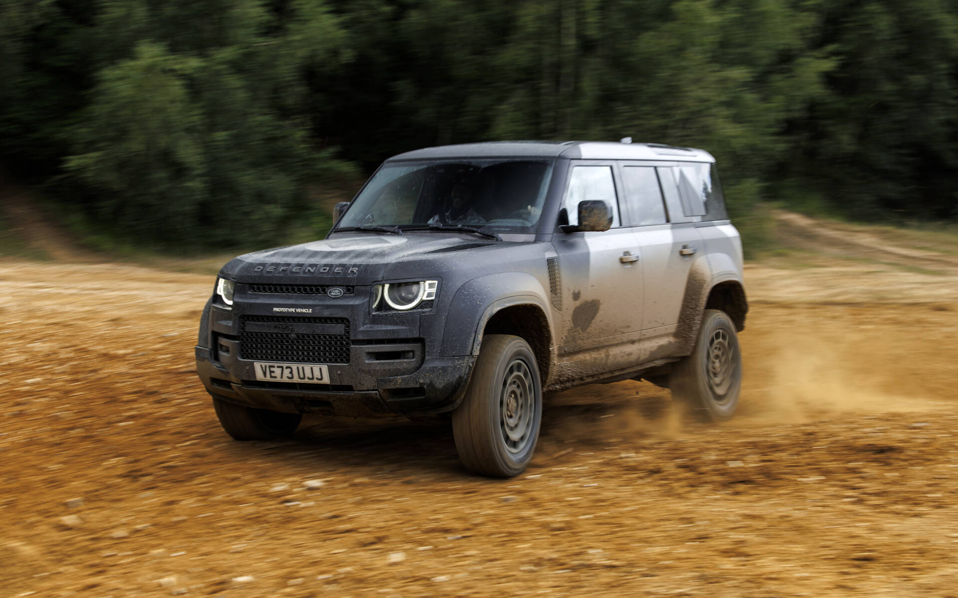 <p>JLR Defender OCTA</p>