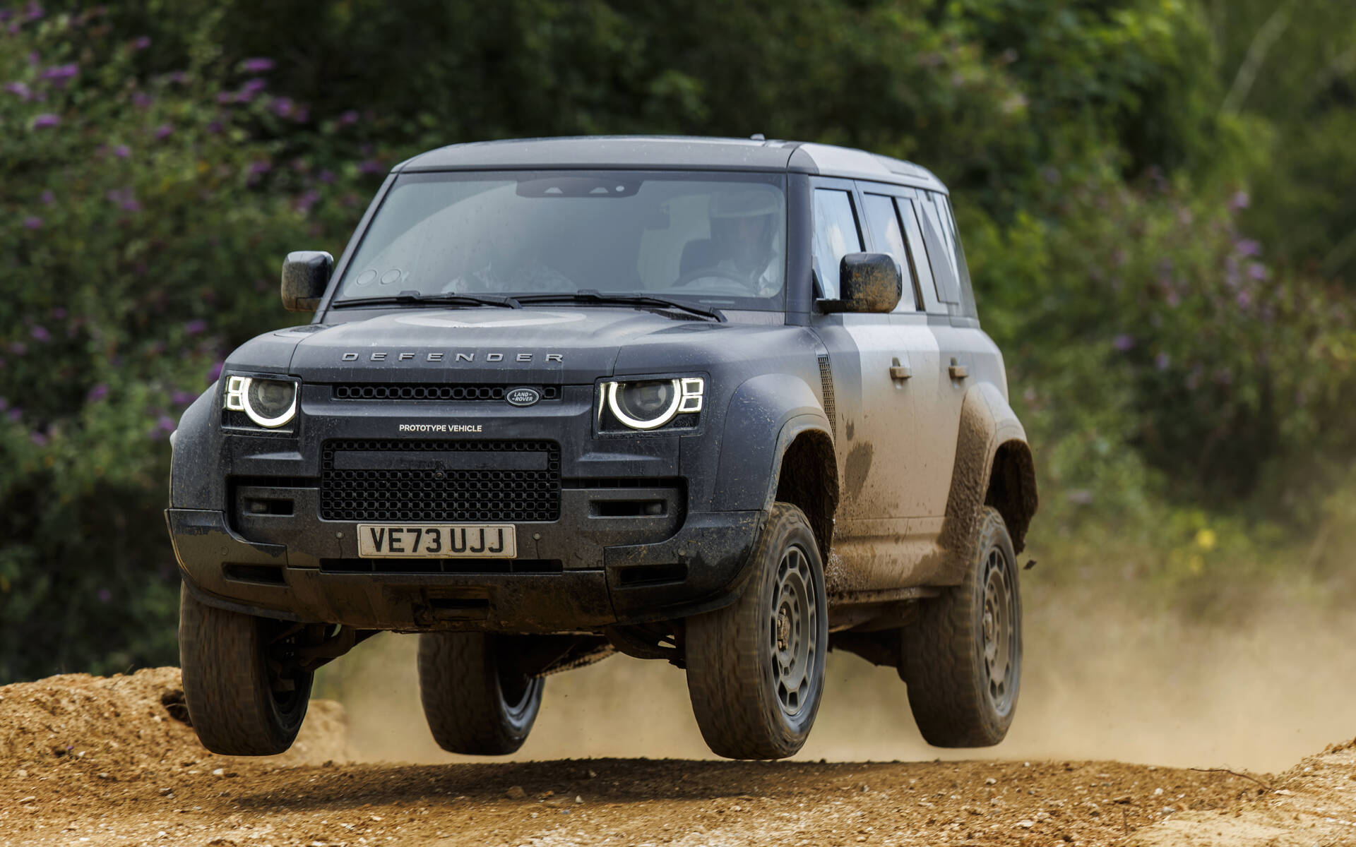 <p>JLR Defender OCTA</p>