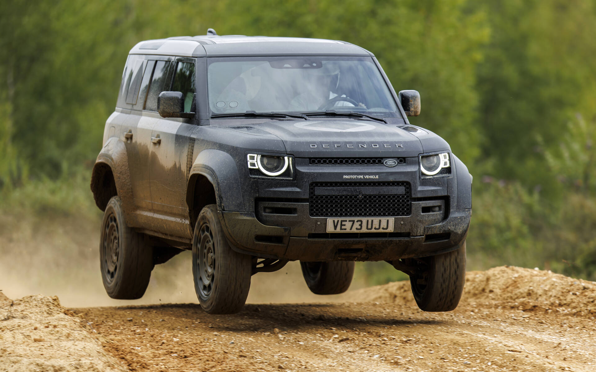 <p>JLR Defender OCTA</p>