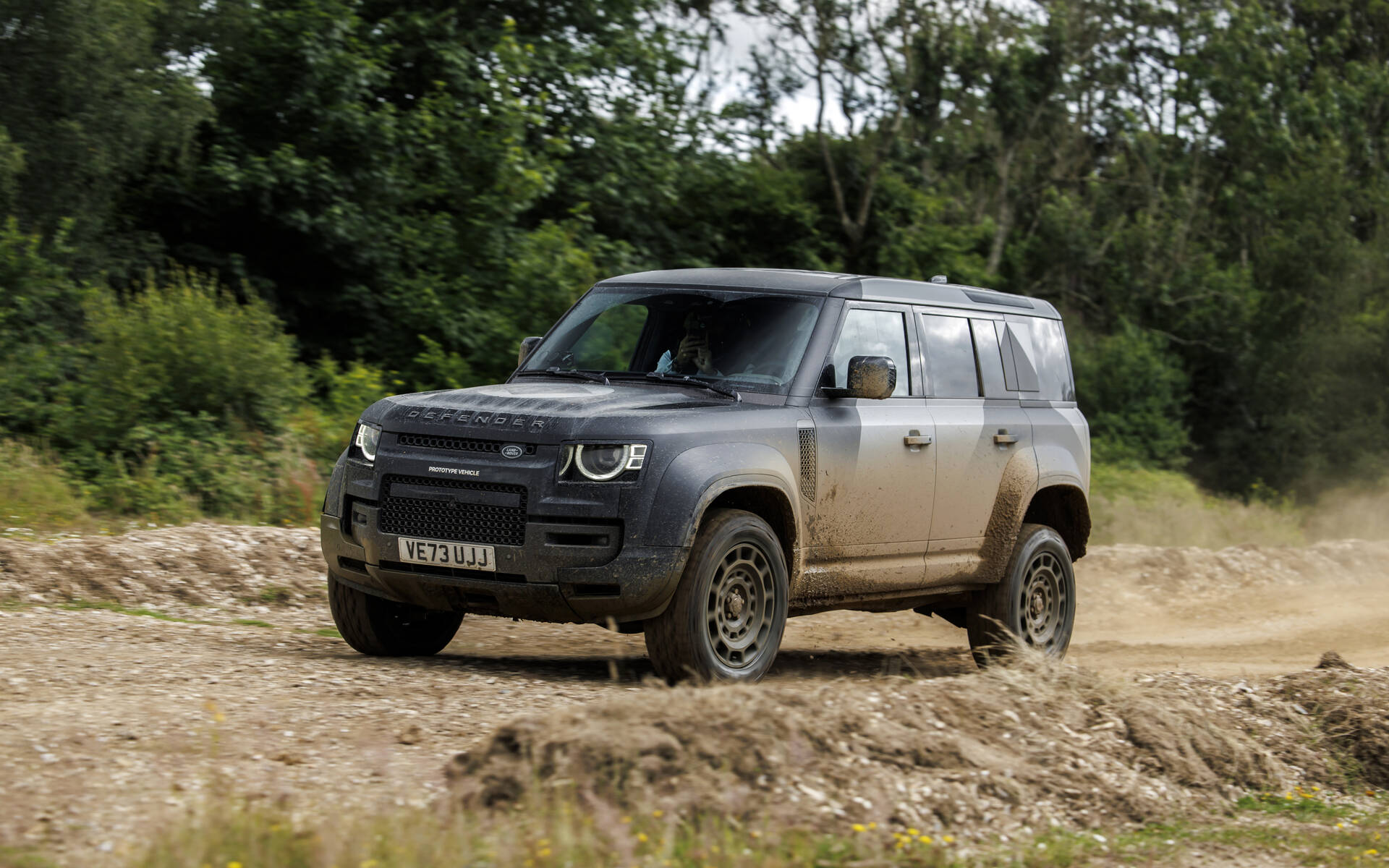 <p>JLR Defender OCTA</p>