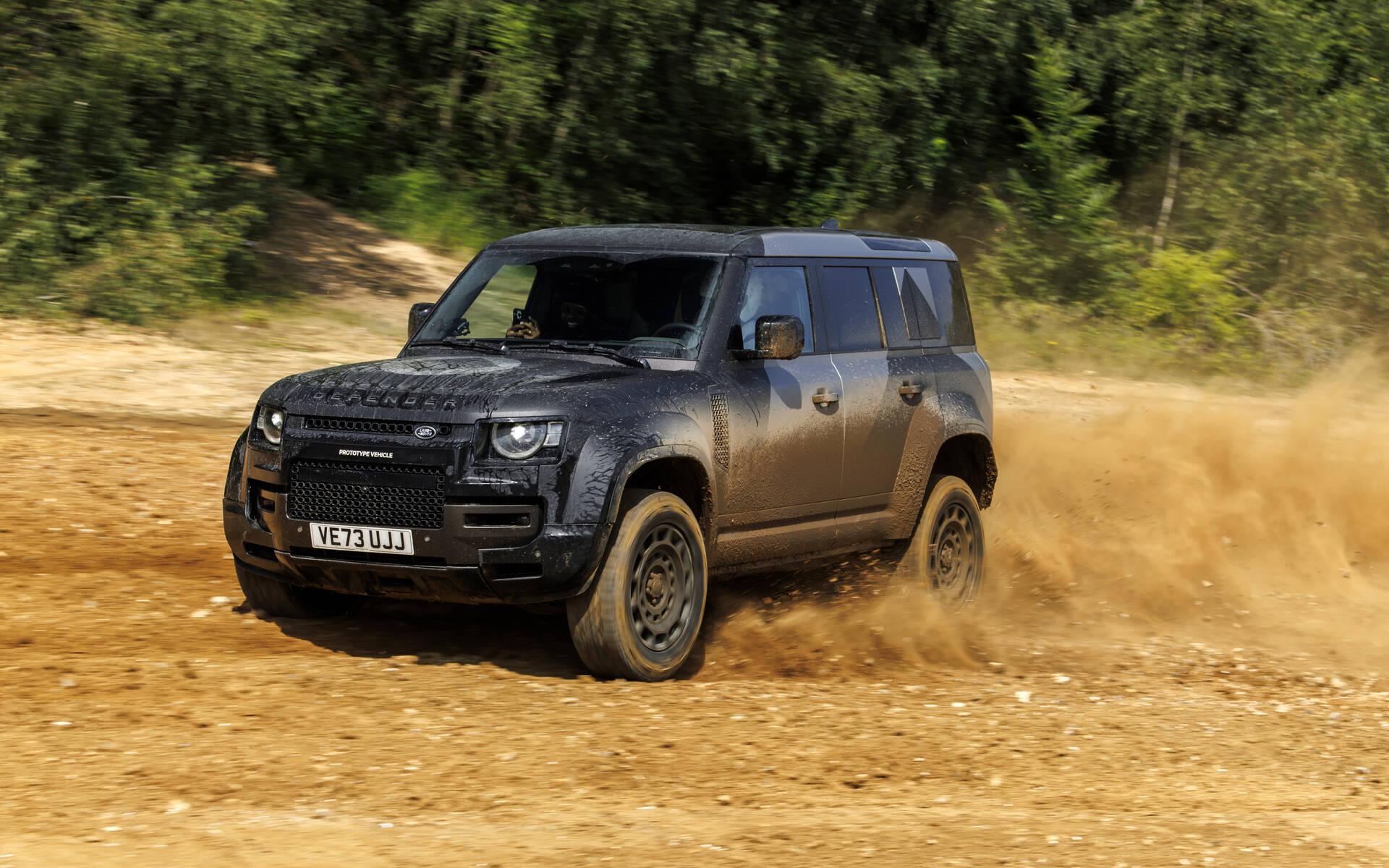 <p>JLR Defender OCTA</p>