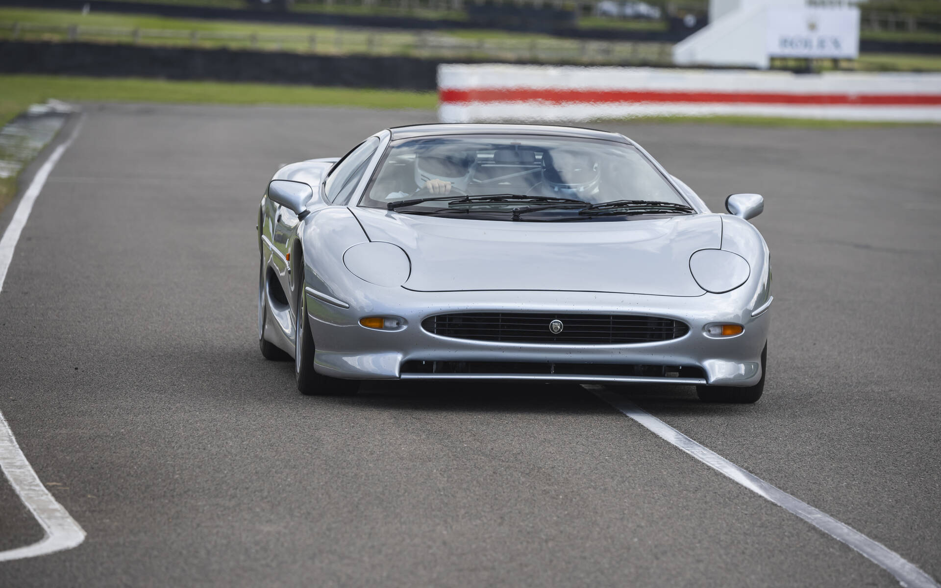 <p>Jaguar classiques sur le circuit de Goodwood</p>