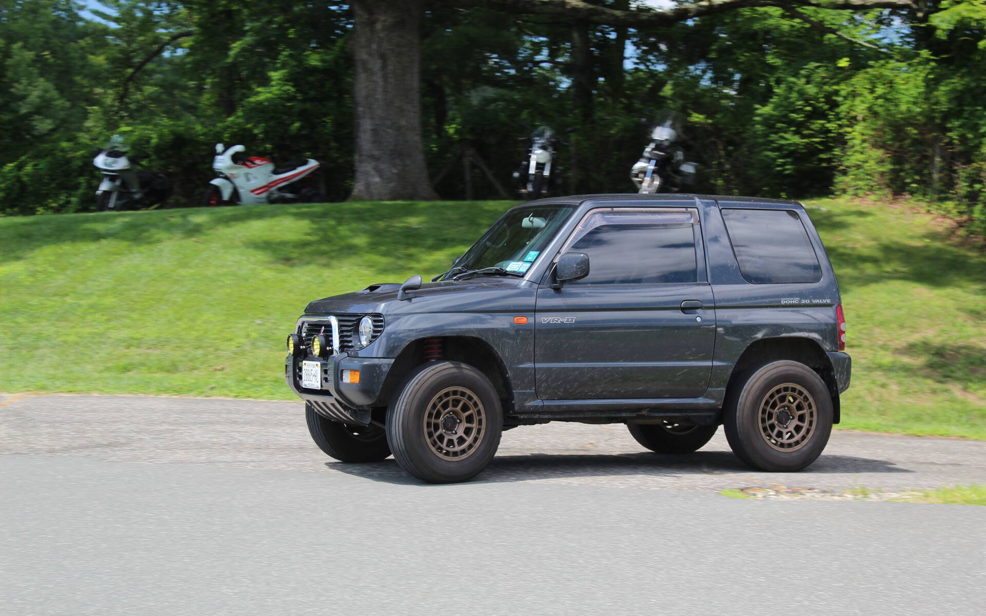 <p>Mitsubishi Pajero Mini</p>