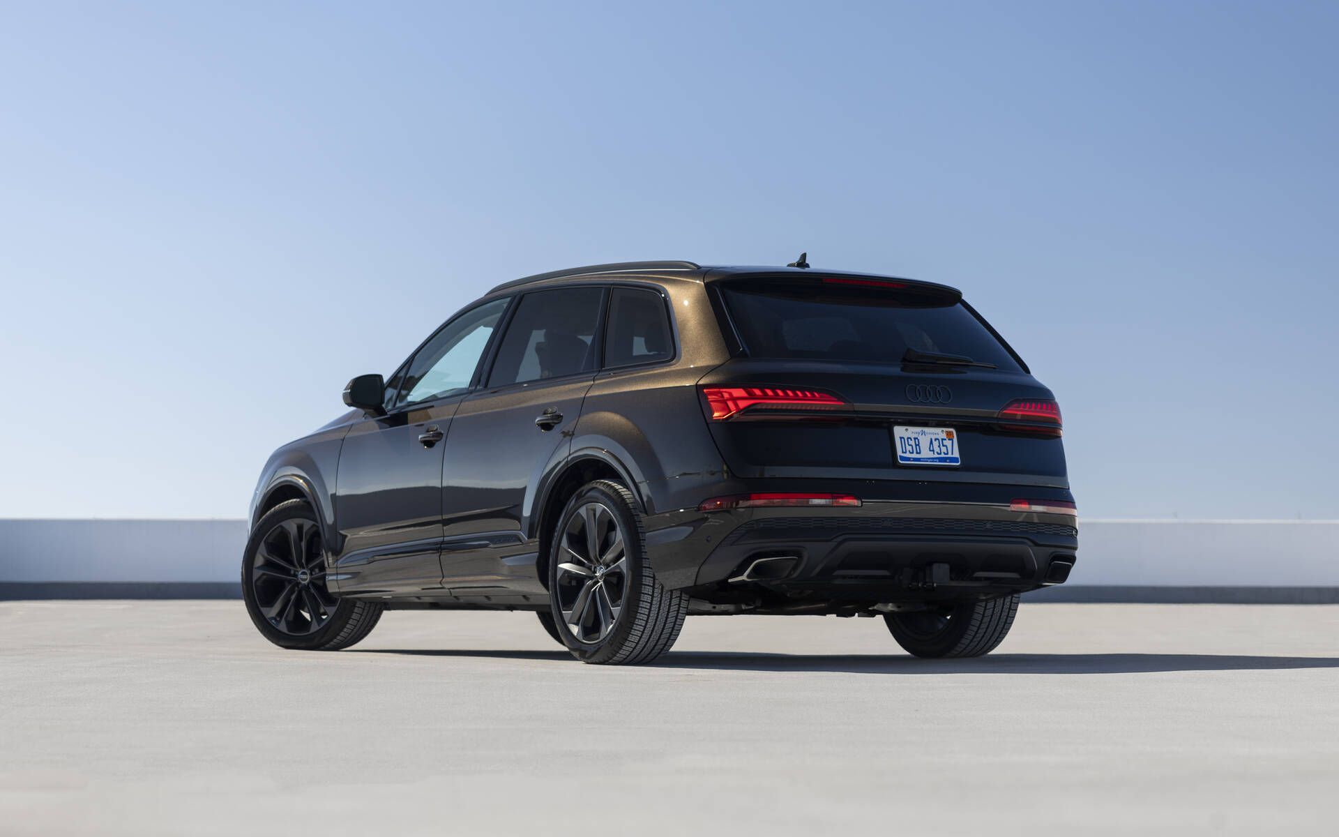 Audi Q7, Q8, SQ7 et SQ8 2025 : mise à jour techno et nouveau style 628835-audi-q7-q8-sq7-et-sq8-2025-mise-a-jour-techno-et-nouveau-look