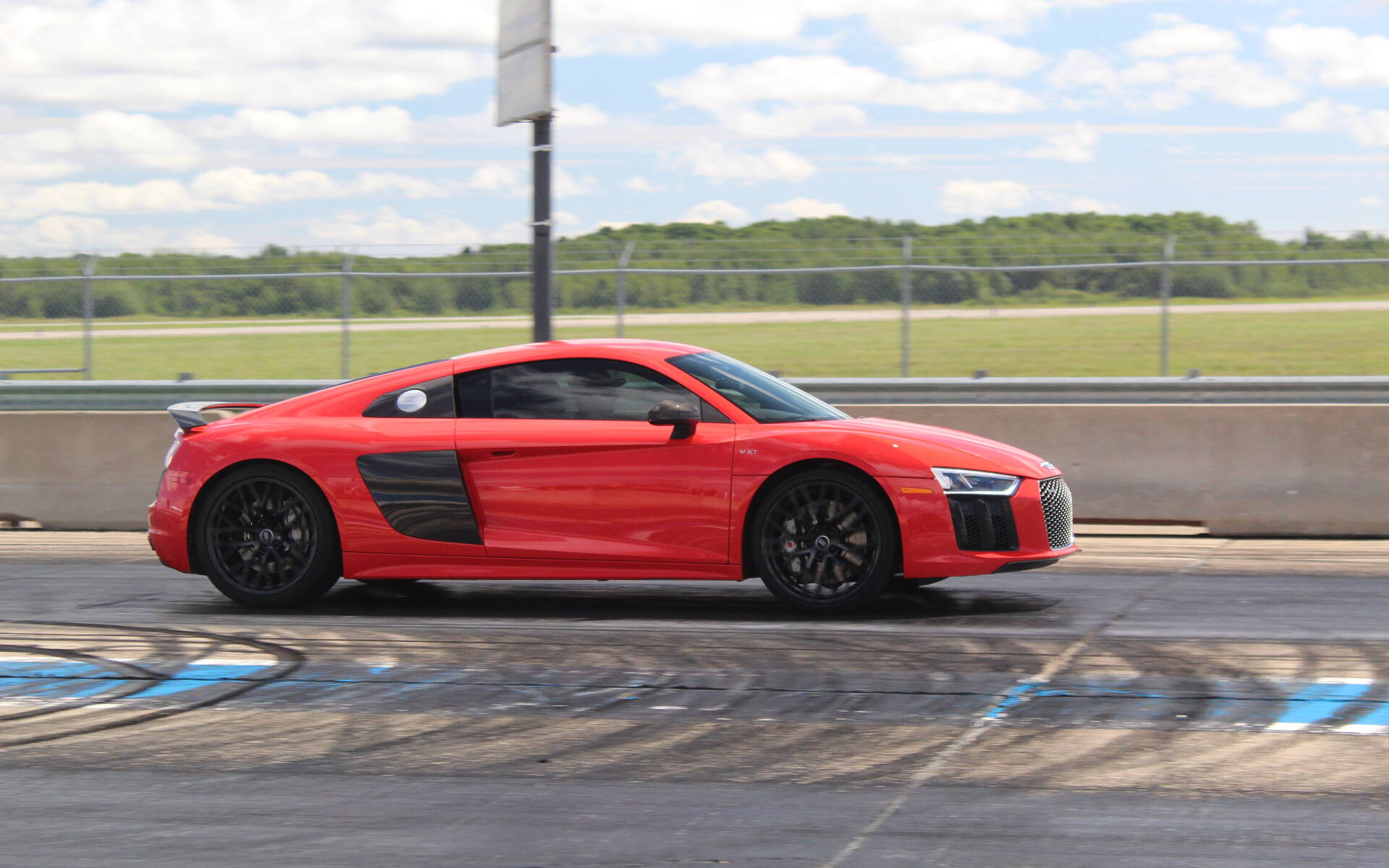 <p>Audi R8</p>