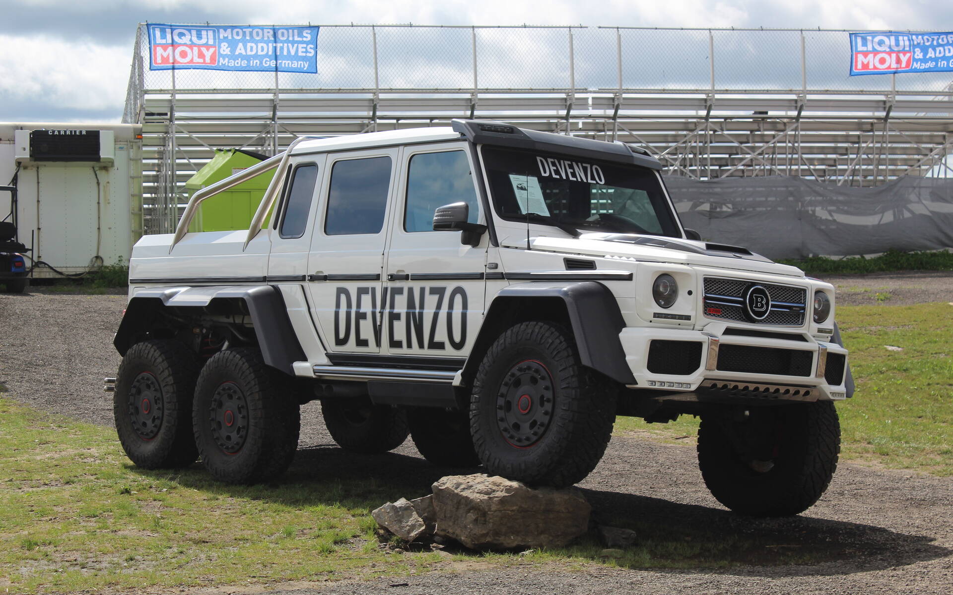 <p>Mercedes-Benz W463 G 63 AMG 6x6 signé Brabus</p>