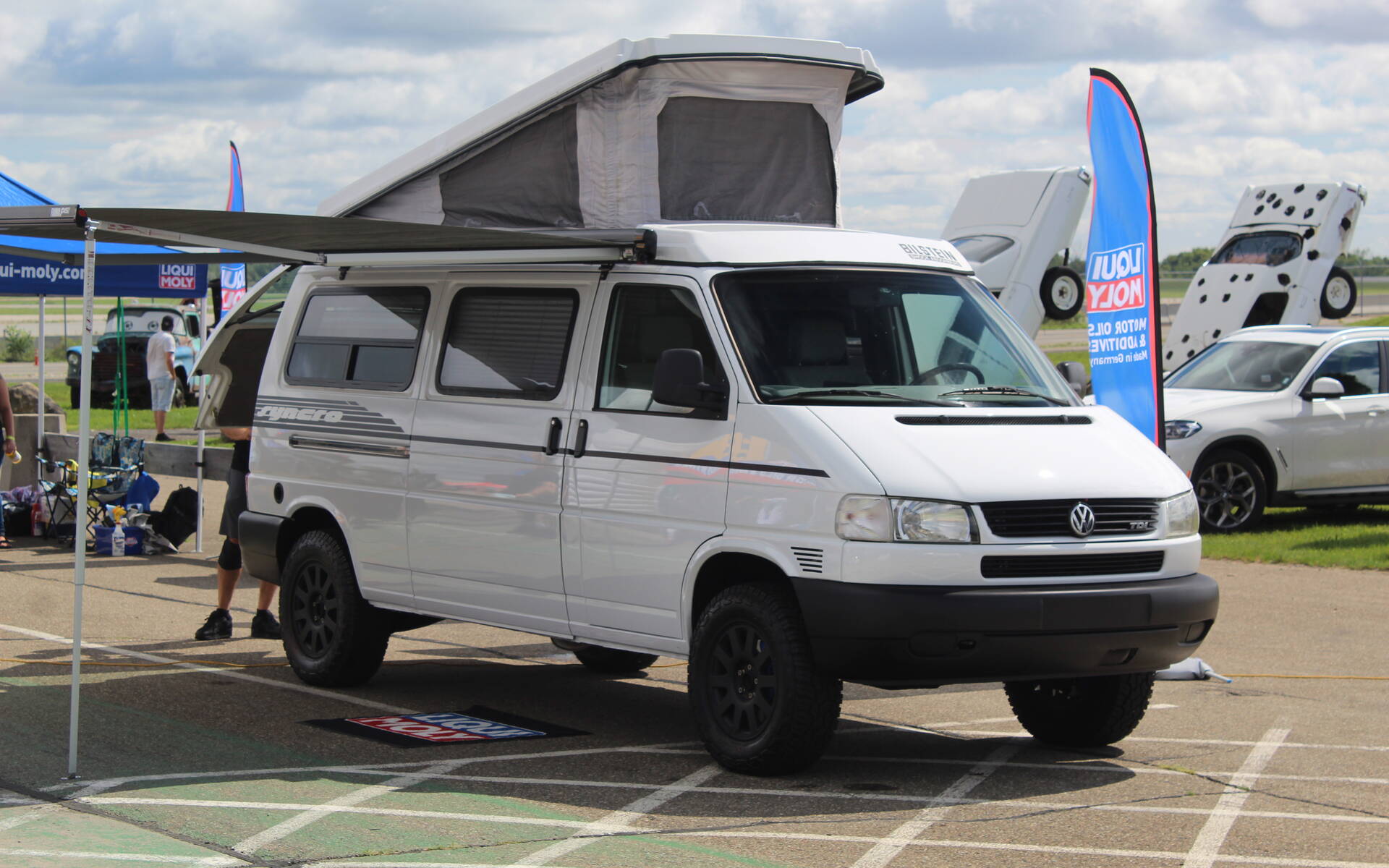 <p>Volkswagen EuroVan Synchro</p>