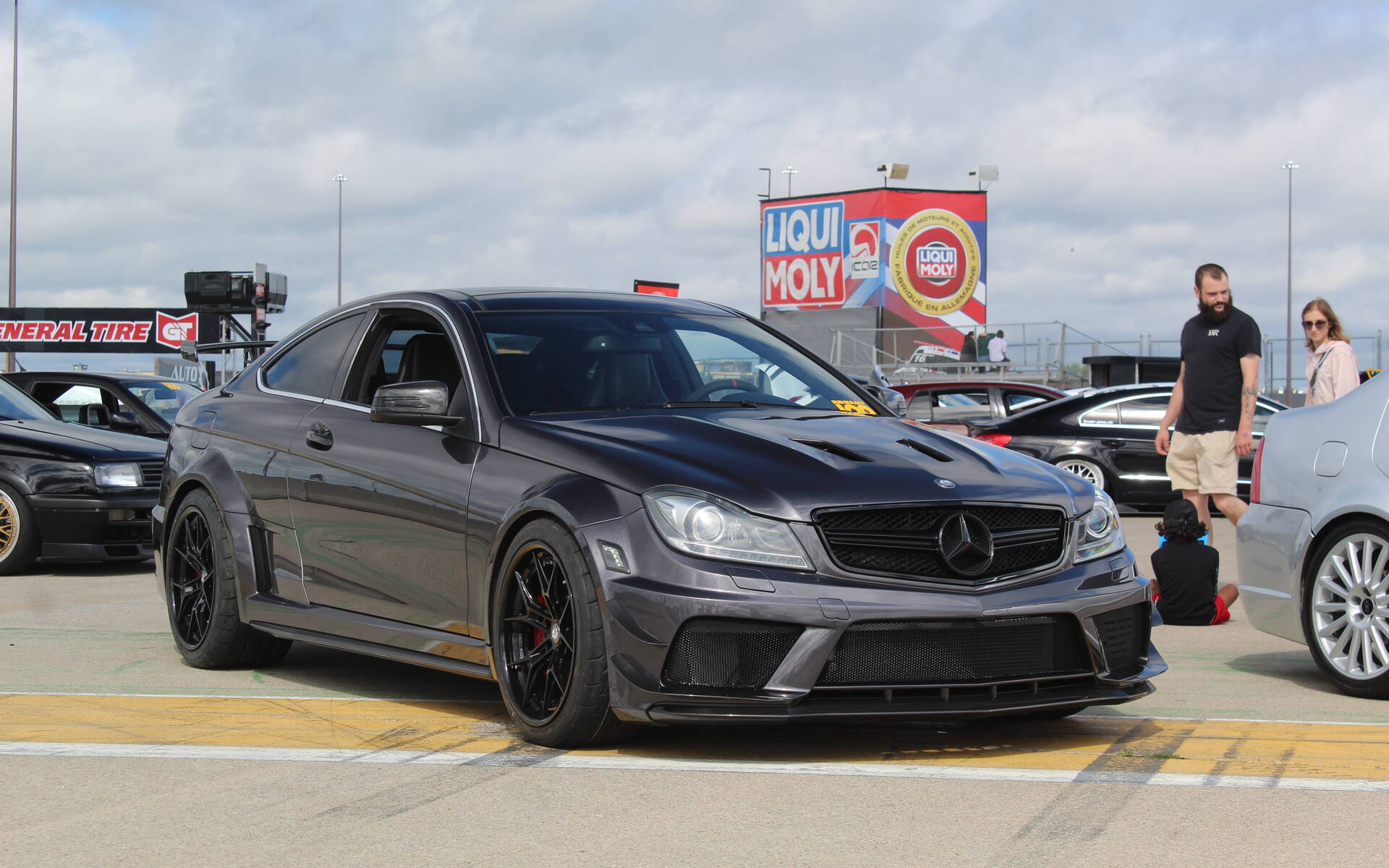 <p>Mercedes-Benz C63 AMG</p>