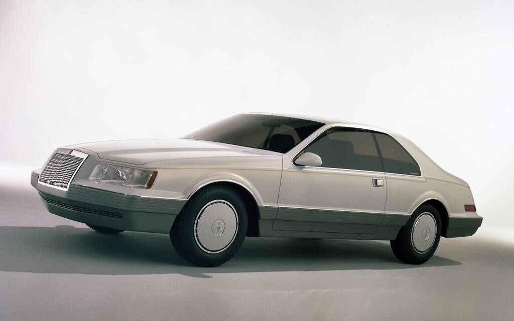 <p>Lincoln Continental Concept 90&nbsp;1982</p>