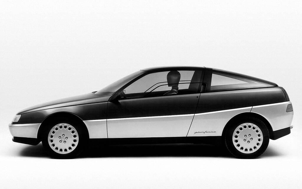 <p>Alfa Romeo Vivace coupé 1986 (dessiné par Pininfarina)</p>