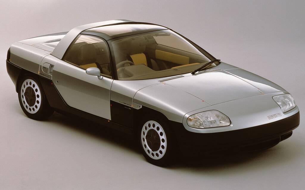 <p>Mazda MX-04&nbsp;1987</p>