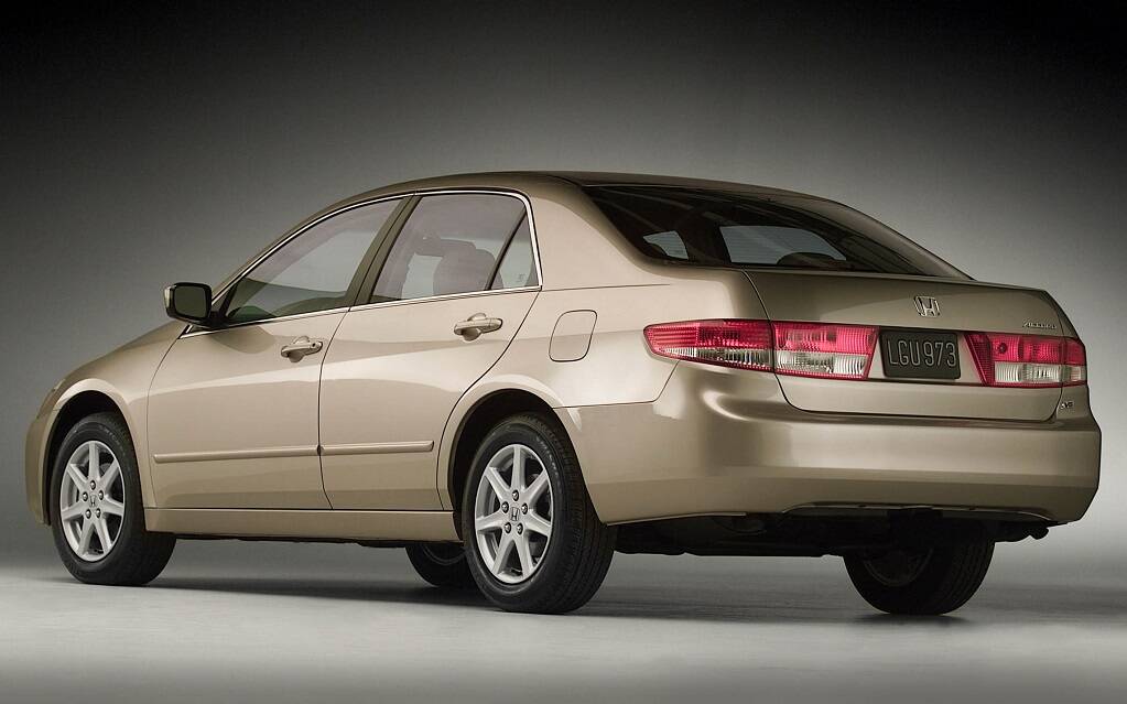 <p>Honda Accord 2003 (septième génération)</p>