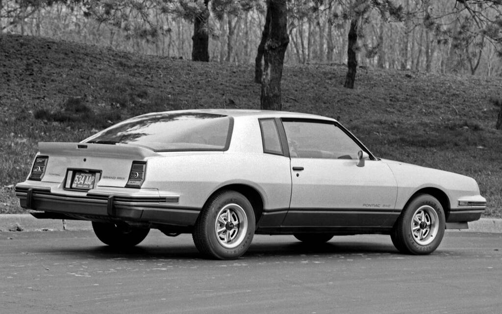 <p>Pontiac Grand Prix 2+2&nbsp;1986</p>