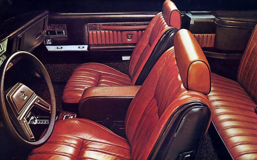 <p>Chrysler LeBaron cabriolet Mark Cross 1984</p>