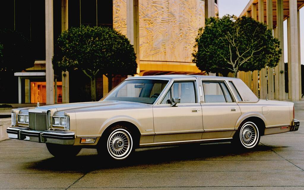 <p>Lincoln Town Car 1981</p>