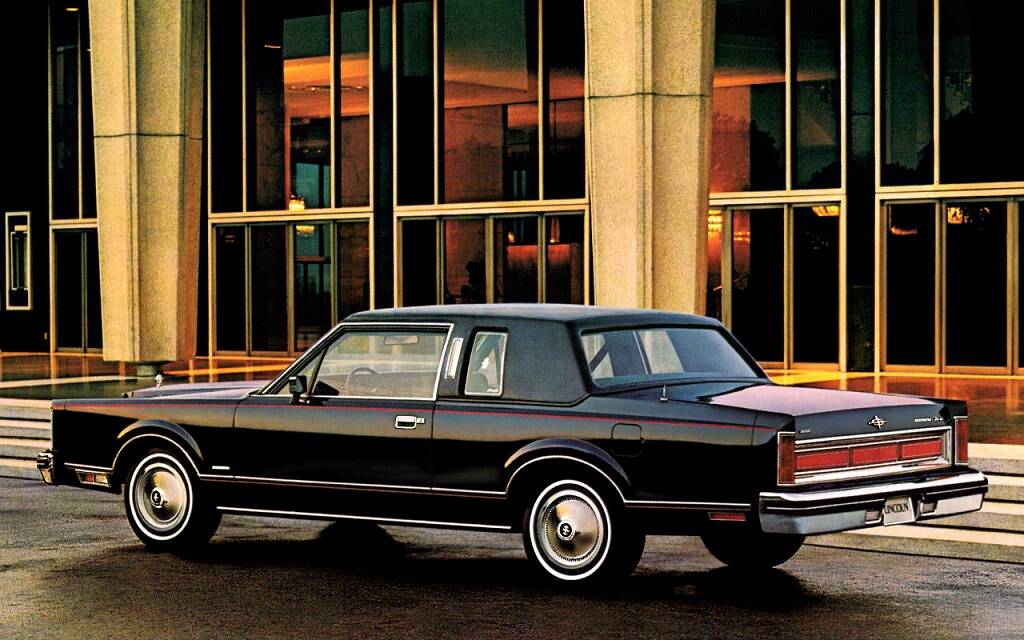 <p>Lincoln Town Car 1981 Coupé (une année seulement)</p>