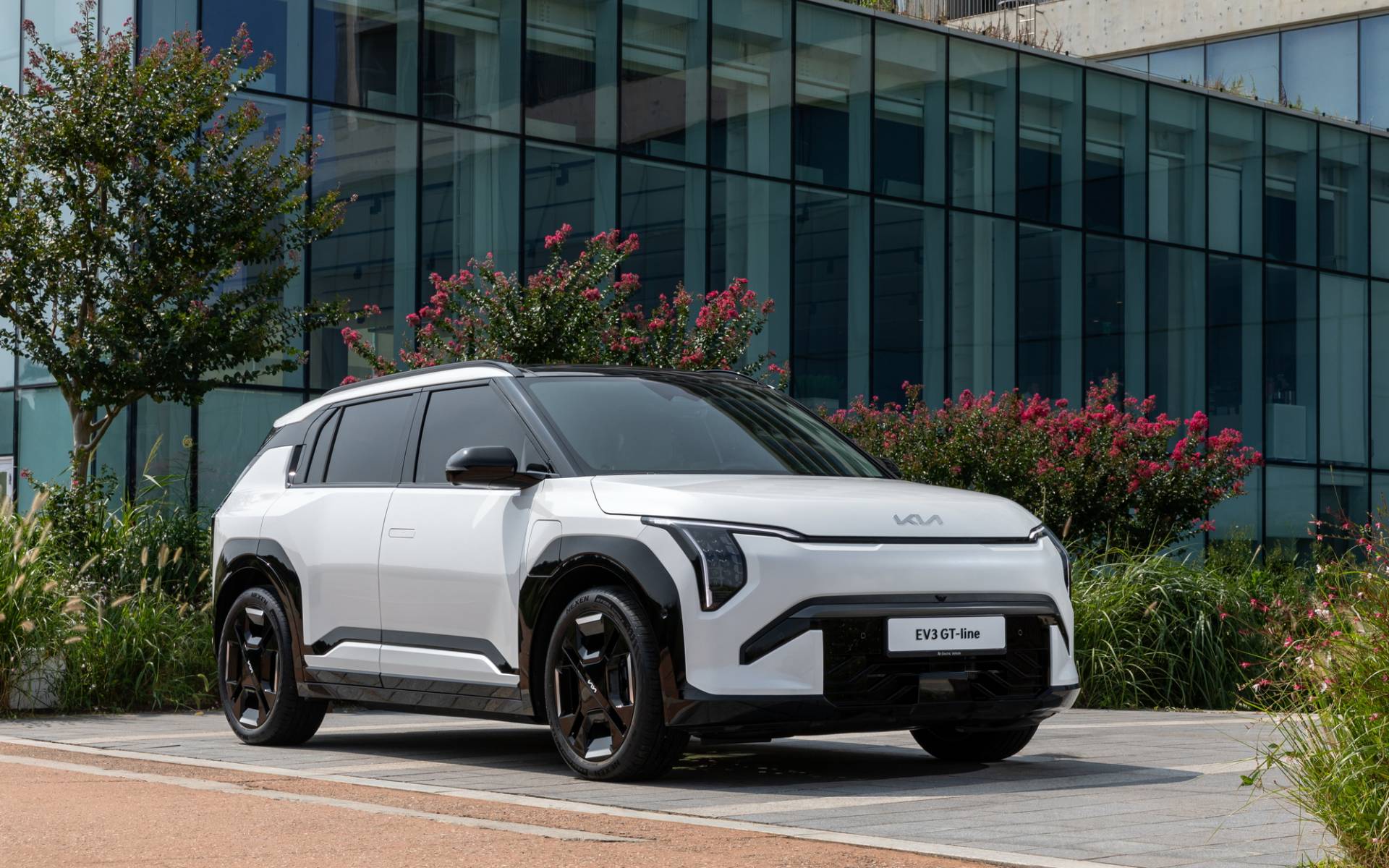 Premiers contacts Kia EV3 2026 : Un « game changer » si le prix est bon 632721-kia-ev3-2026-un-game-changer-si-le-prix-est-bon