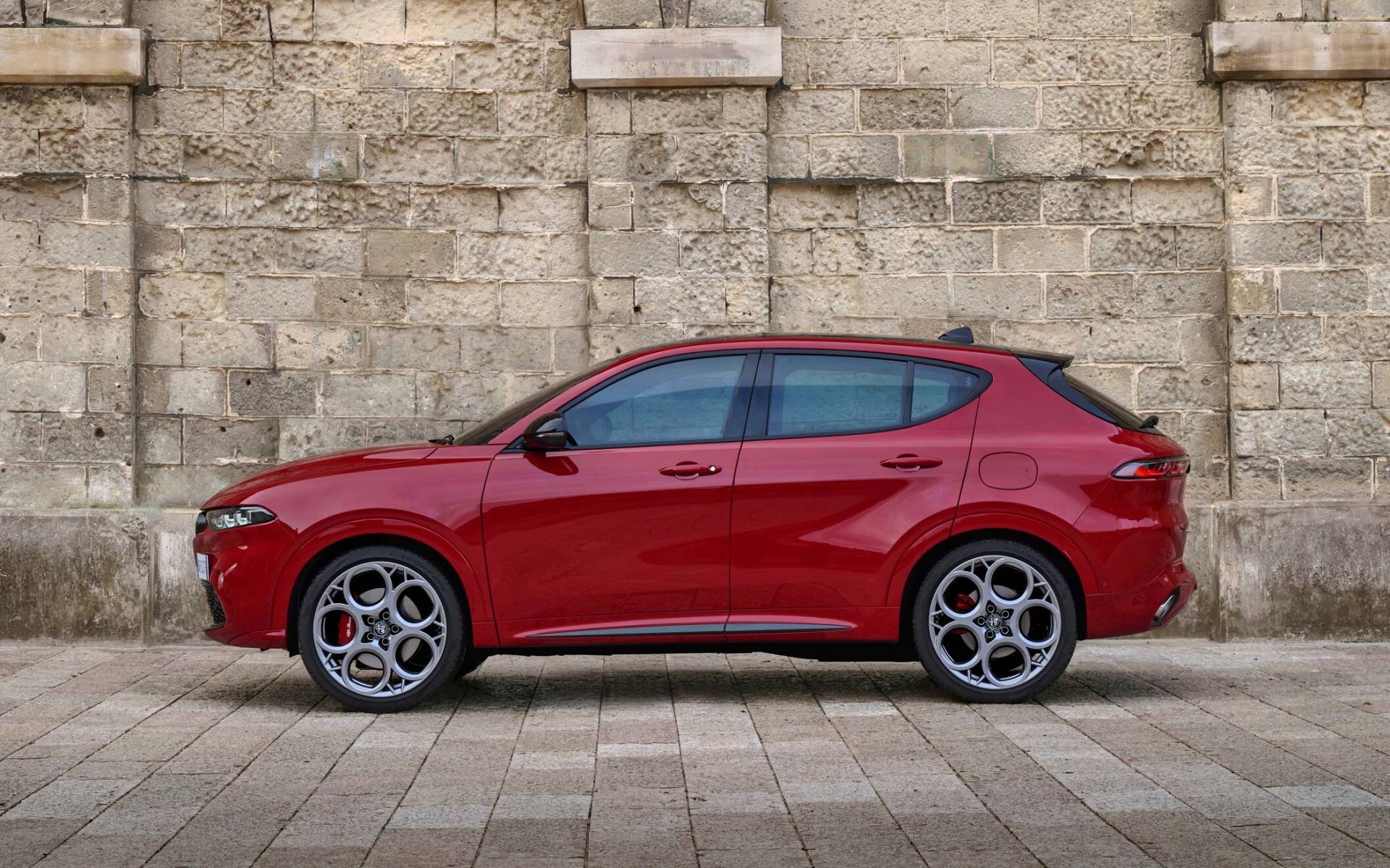 <p>Alfa Romeo Tonale PHEV Tributo Italiano</p>