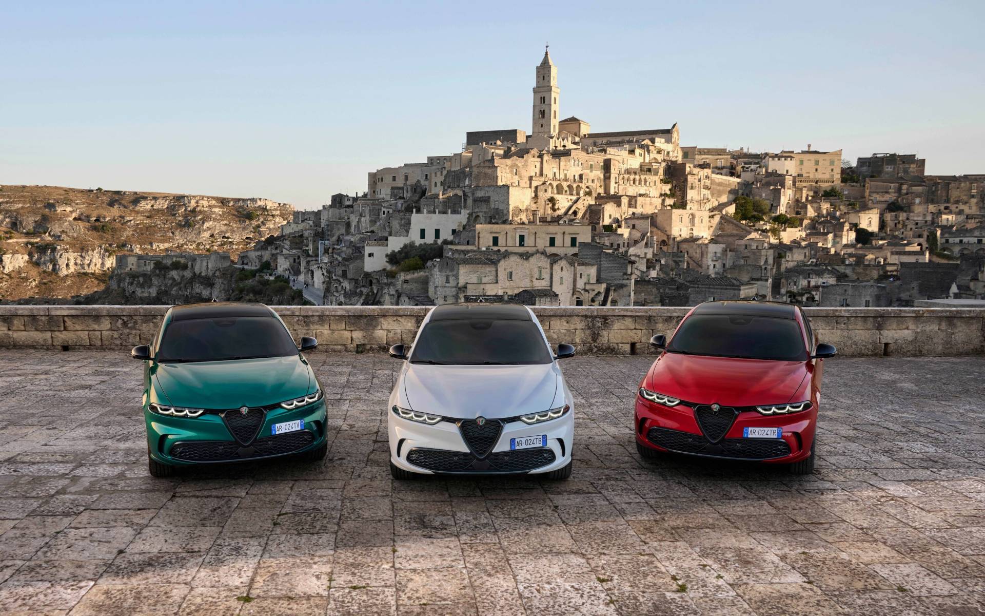 Alfa Romeo simplifie ses modèles et offre une édition limitée pour 2025 634562-alfa-romeo-simplifie-ses-modeles-et-offre-une-edition-limitee-pour-2025