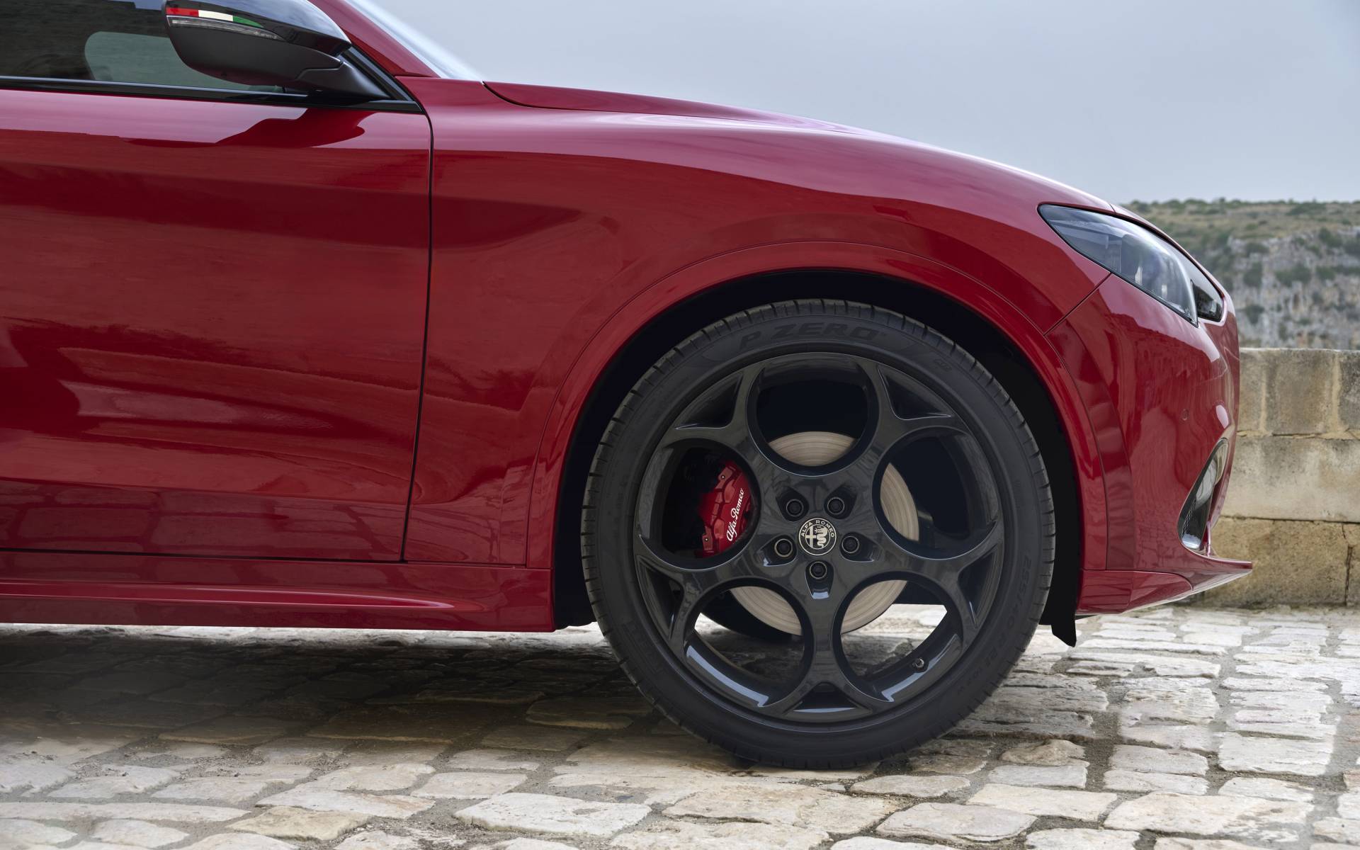 <p>Alfa Romeo Stelvio Tributo Italiano</p>