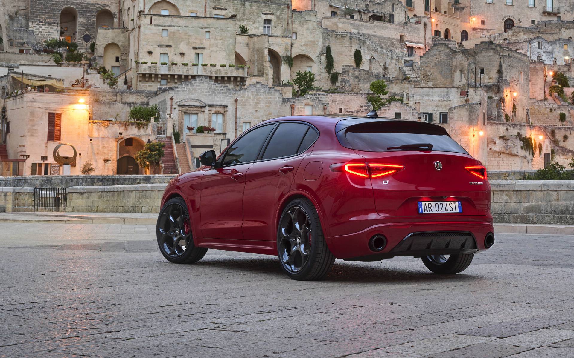 <p>Alfa Romeo Stelvio Tributo Italiano</p>