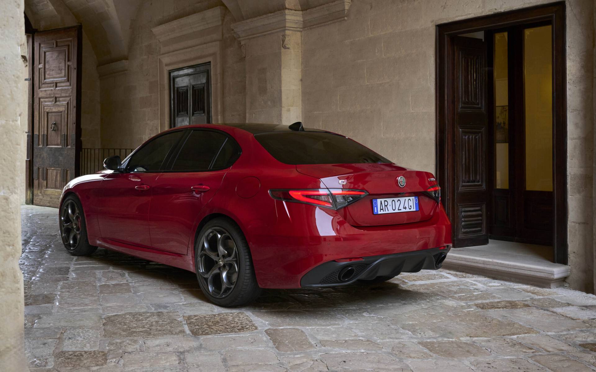 <p>Alfa Romeo Giulia Tributo Italiano</p>