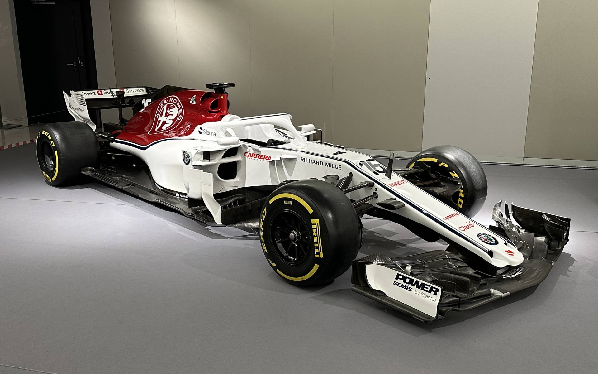 <p>F1 Alfa Romeo Sauber C37 2018</p>