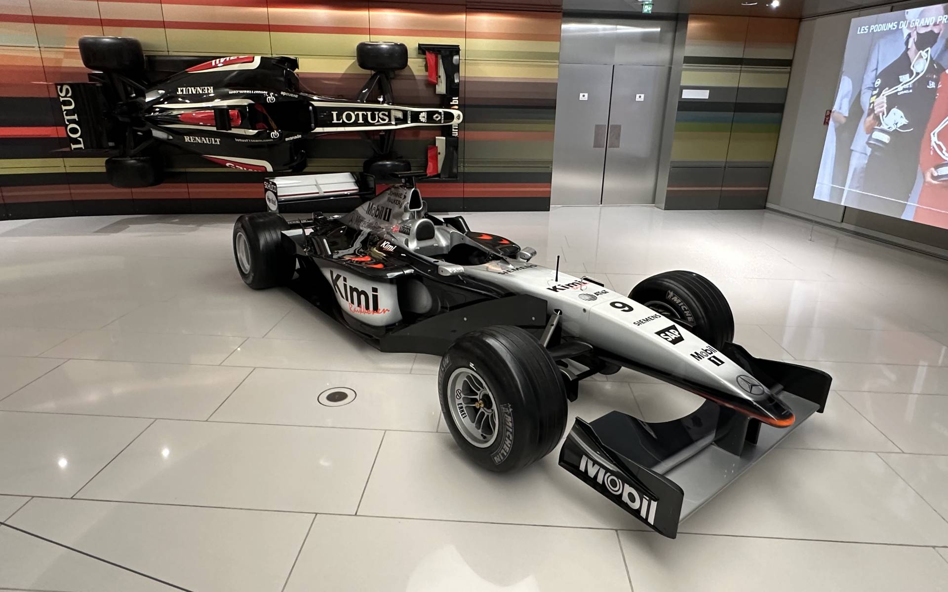 <p>F1 McLaren MP4/19&nbsp;2004</p>