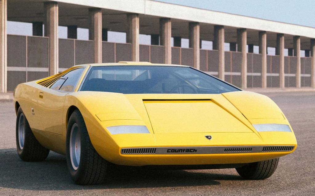 <p>Lamborghini Countach 1971 (dessiné par Bertone)</p>