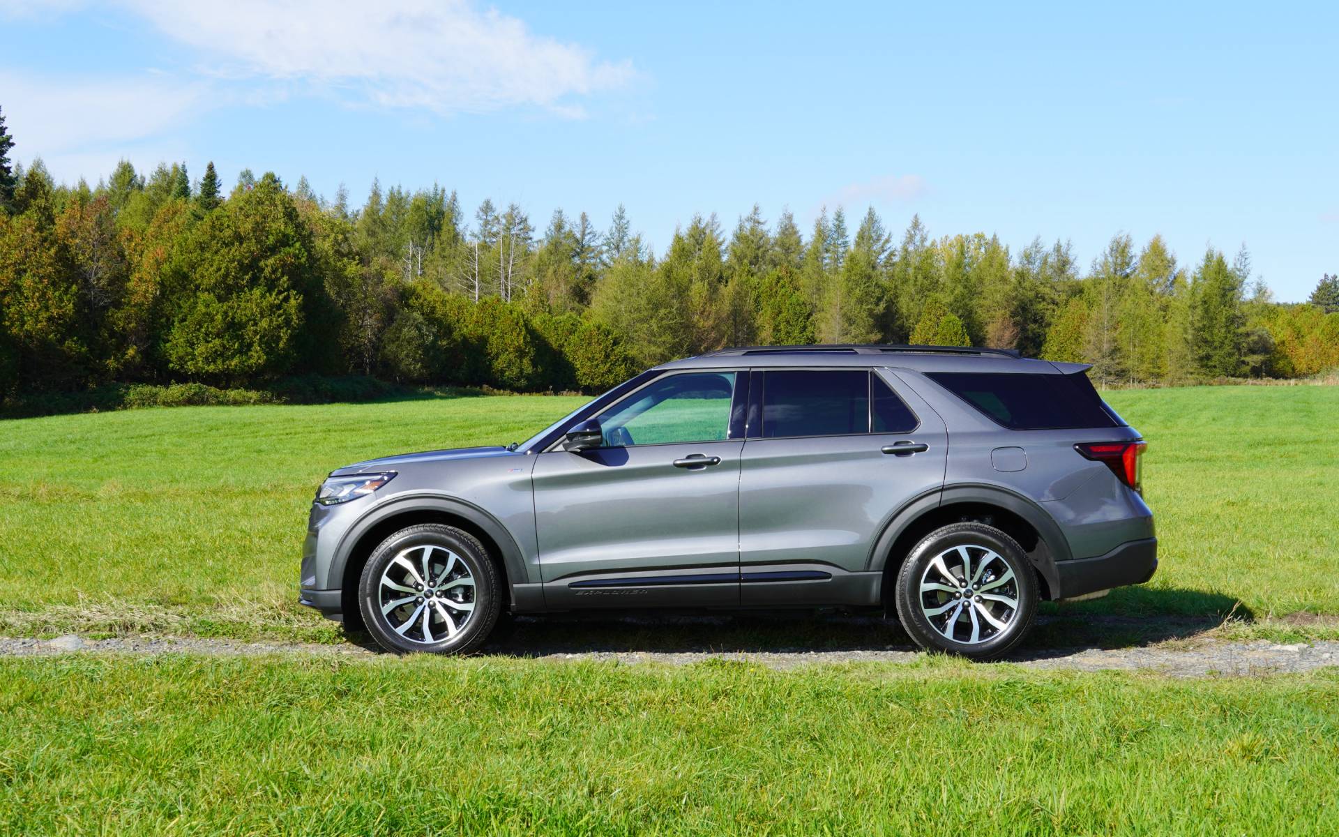 <p>Ford Explorer ST-Line 2025</p>