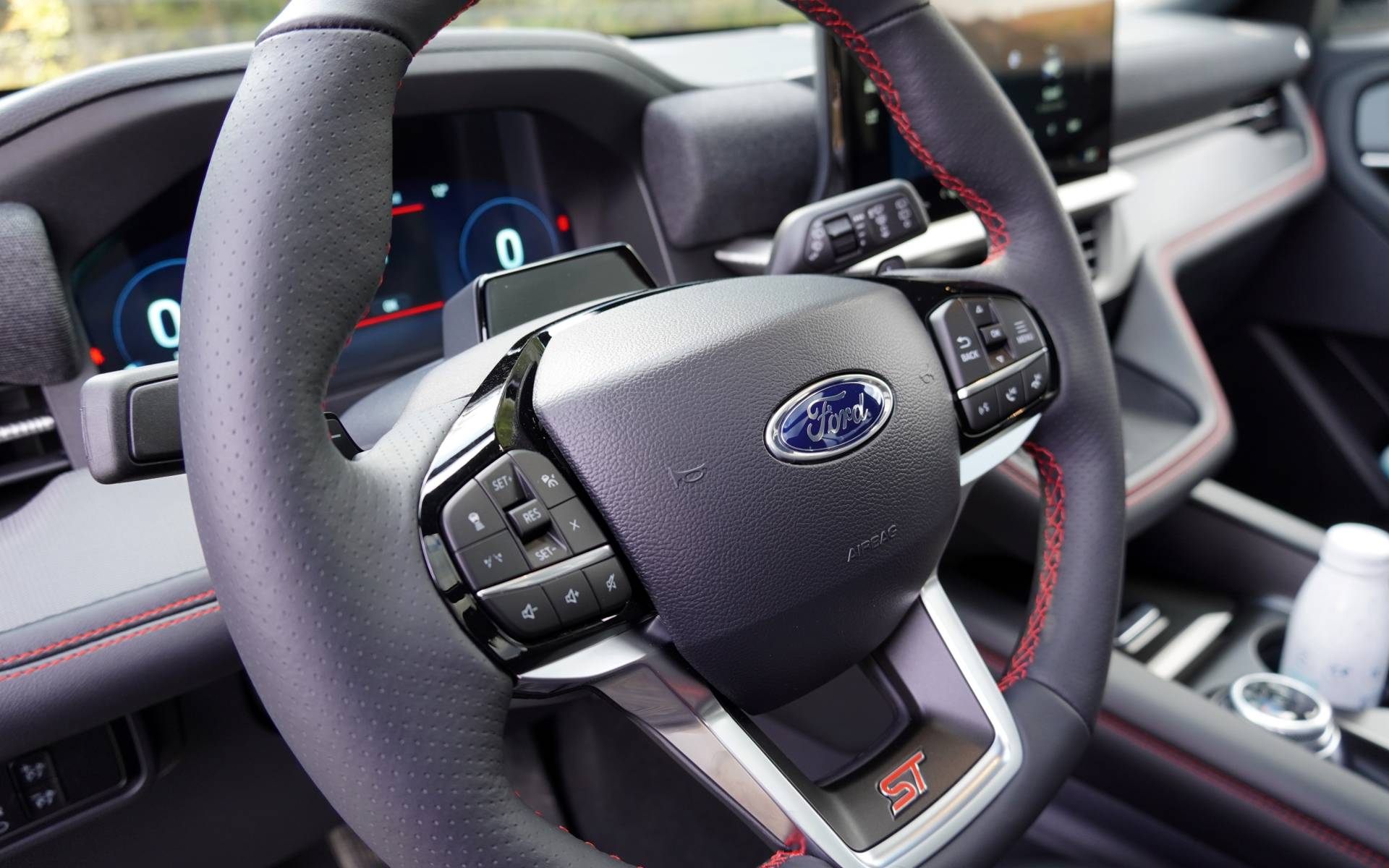 <p>Ford Explorer ST 2025</p>