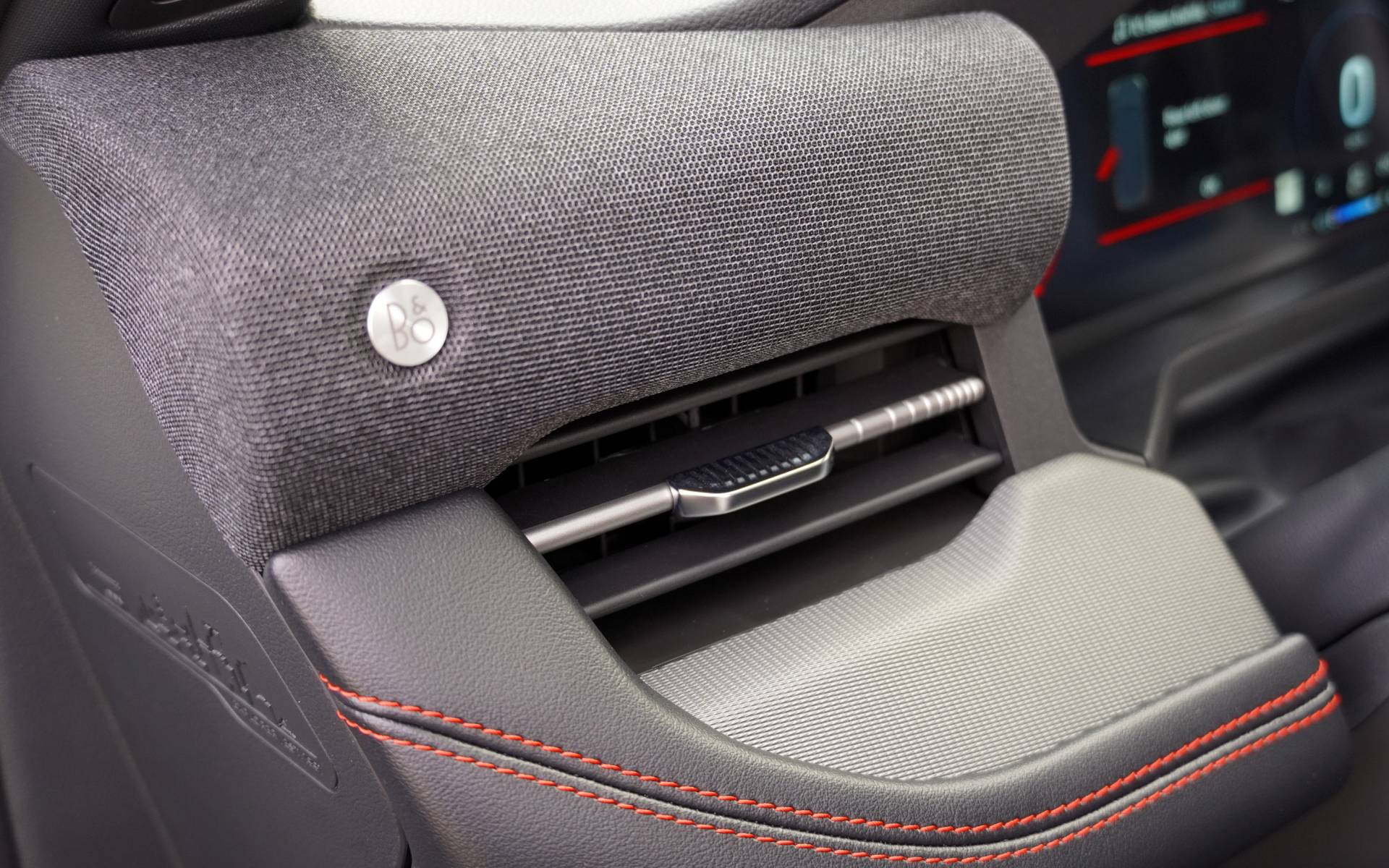 <p>Ford Explorer ST 2025</p>