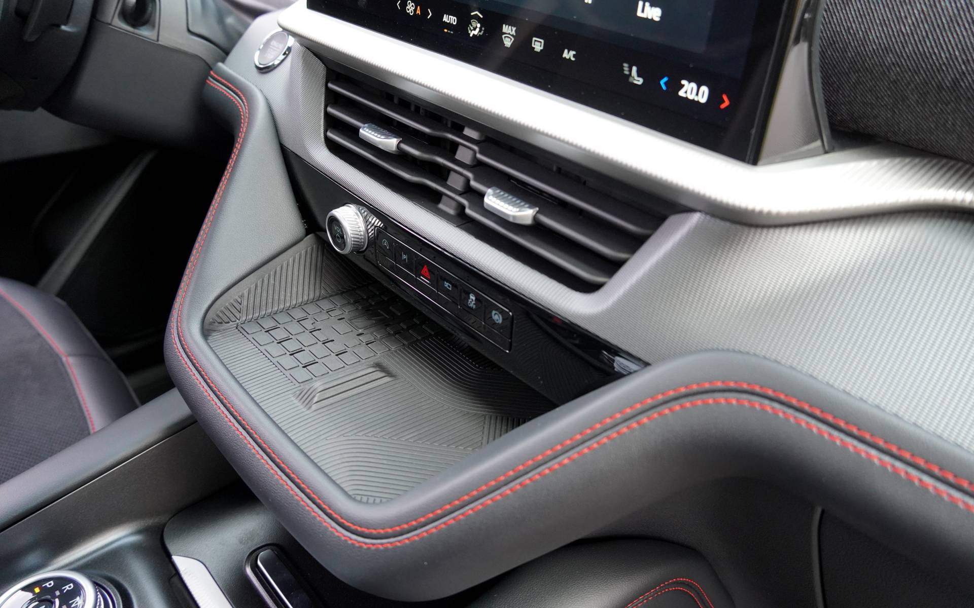 <p>Ford Explorer ST 2025</p>