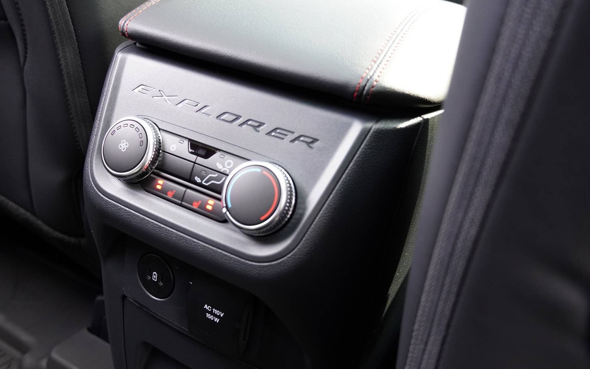 <p>Ford Explorer ST 2025</p>