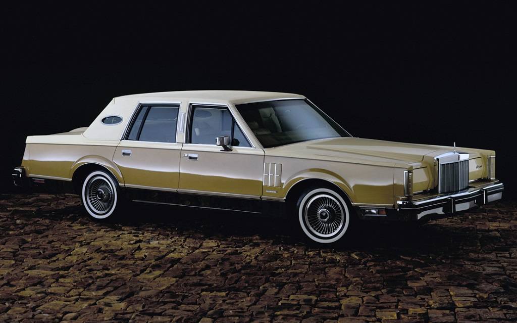 <p>Lincoln Continental Mark VI 1982</p>