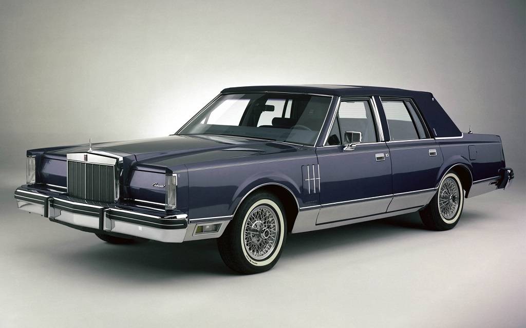 <p>Lincoln Continental Mark VI 1983 édition Pucci</p>