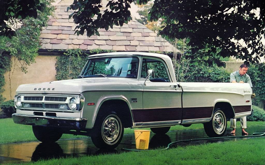 <p>Dodge D100 1971</p>