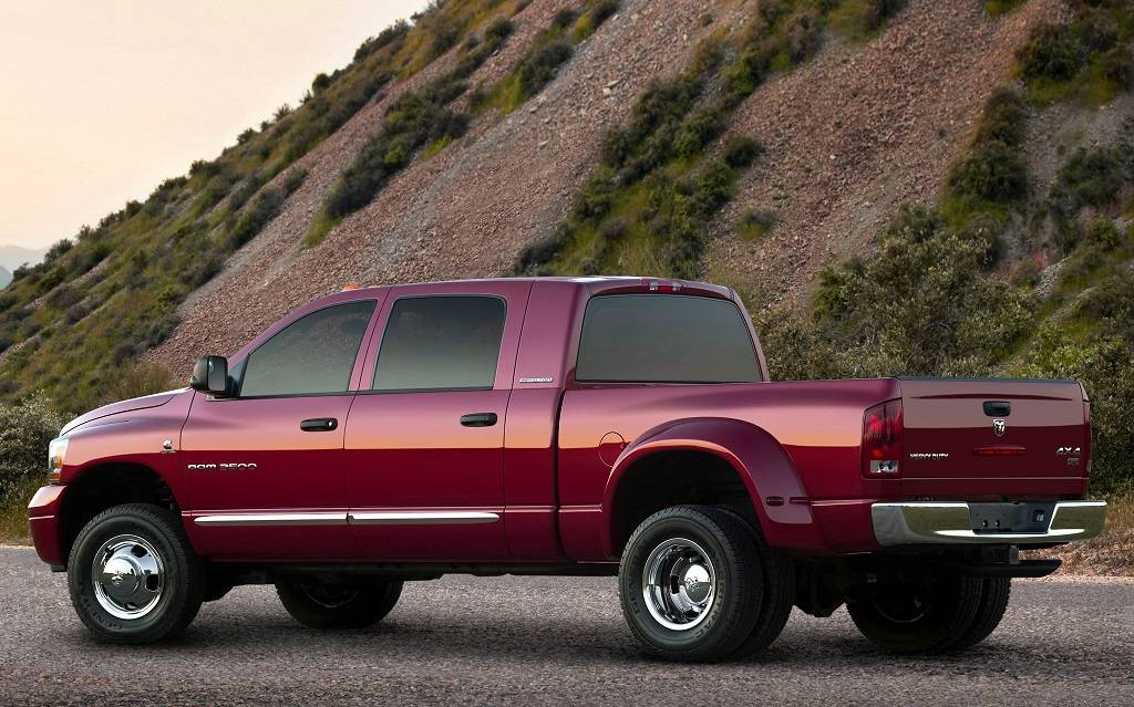 <p>Dodge Ram 3500 Megacab 2006</p>