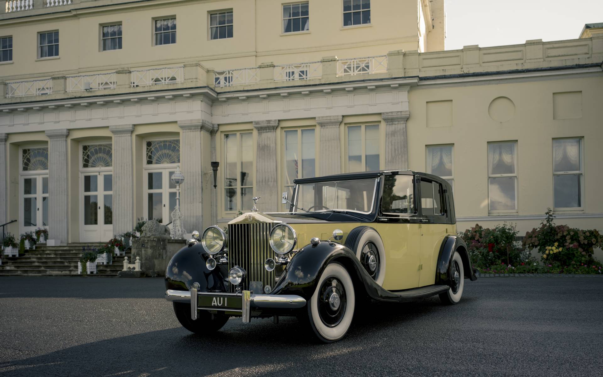 <p>Rolls-Royce Phantom III Secanda de Ville 1937 </p>