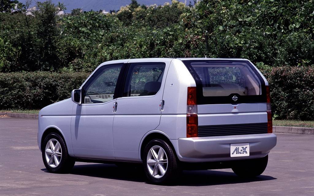 <p>Nissan AL-X 1997</p>