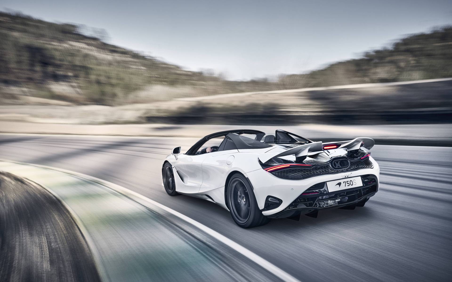 <p>McLaren 750S Spider</p>