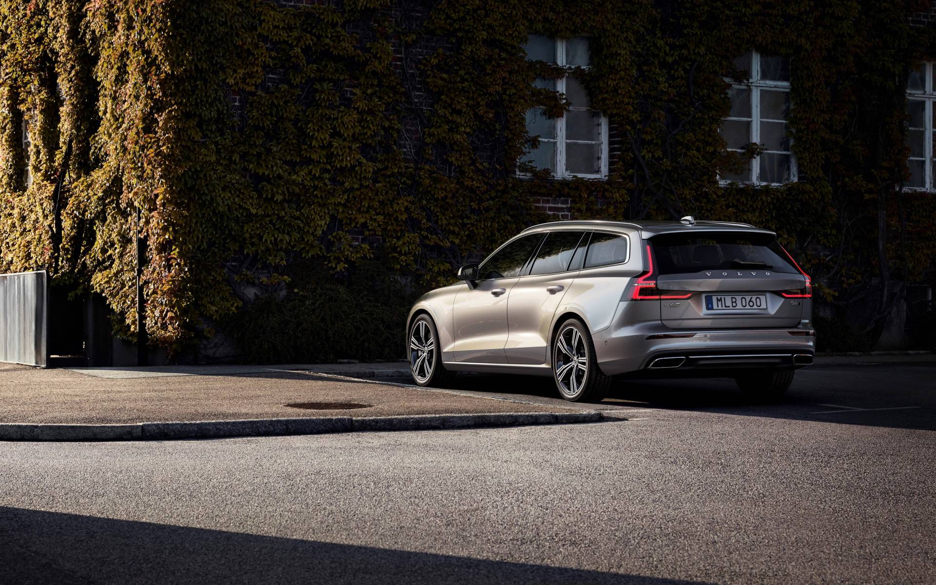 <p>Volvo V60</p>