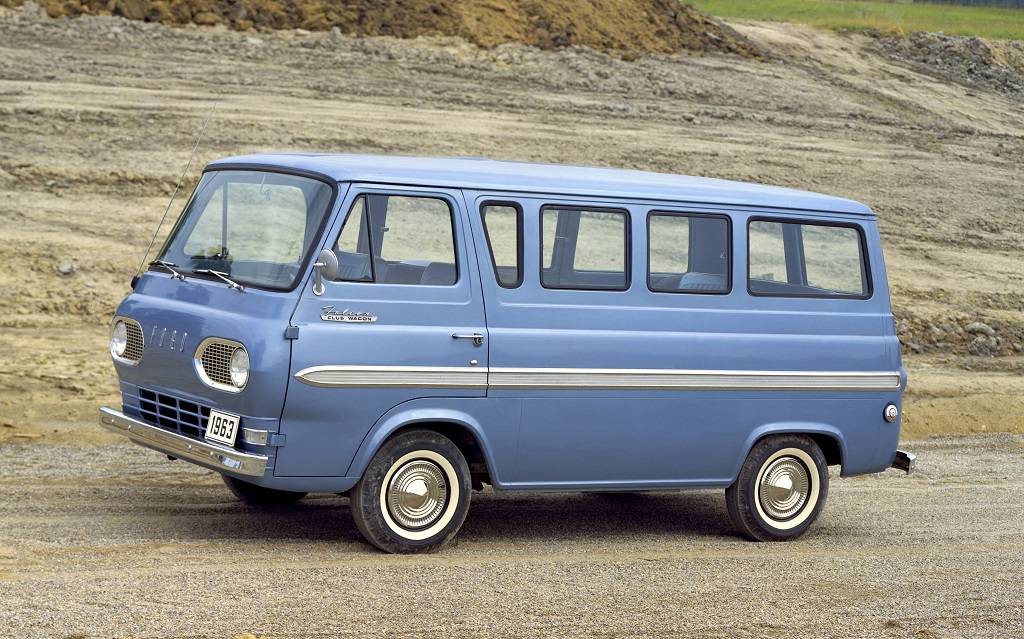 <p>Ford Econoline Club Wagon 1963</p>