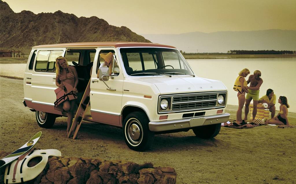 <p>Ford Econoline 1975 (troisième génération)</p>