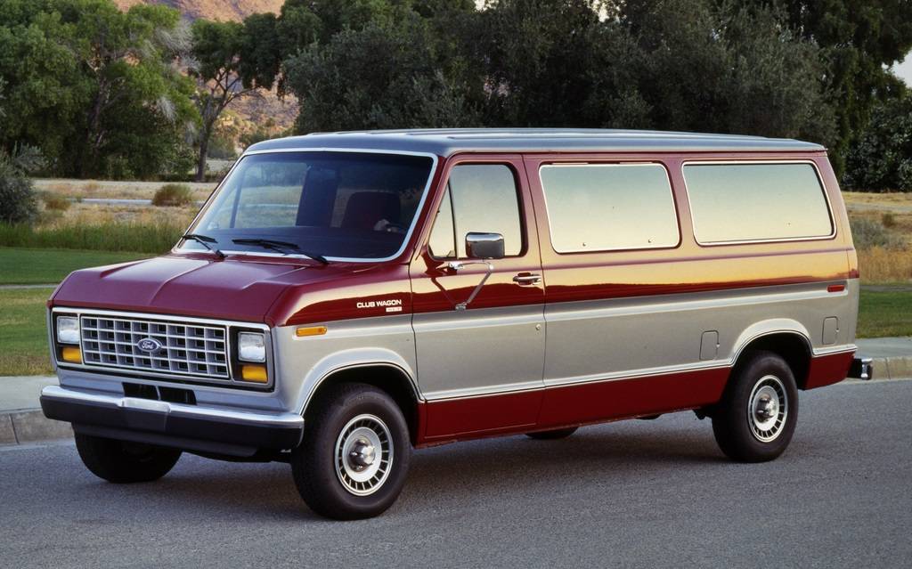 <p>Ford Econoline Club Wagon 1988</p>