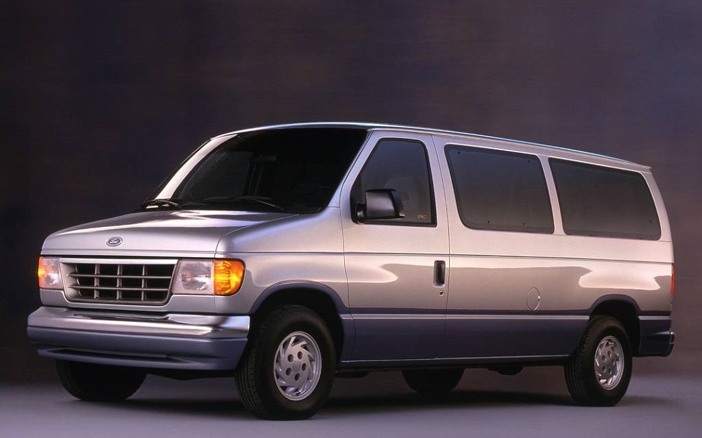 <p>Ford Econoline Club Wagon 1992</p>