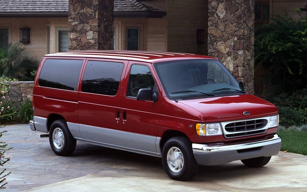 <p>Ford E-150&nbsp;1999</p>