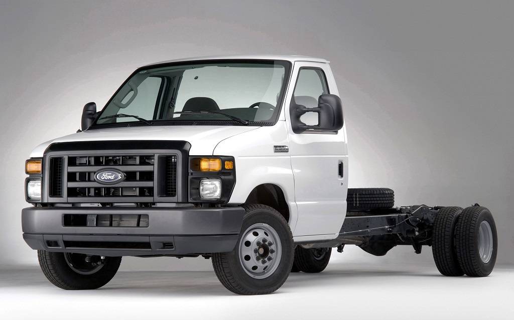 <p>Ford E-350&nbsp;2007</p>