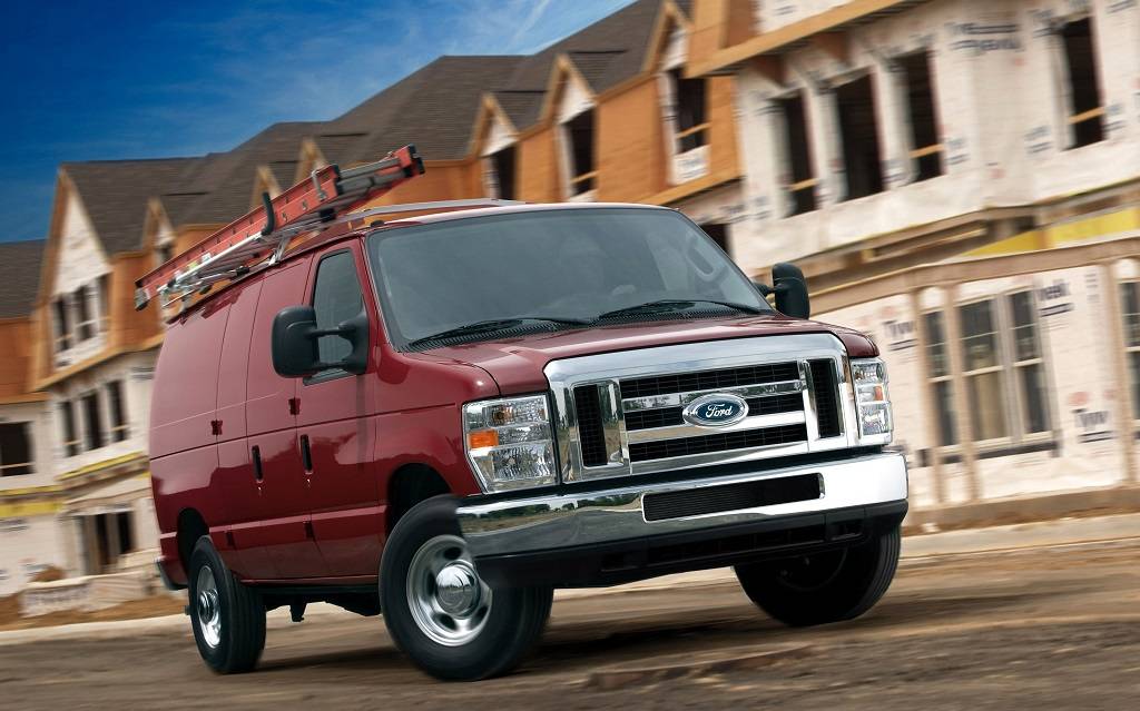 <p>Ford E-350 édition 50e anniversaire 2011</p>